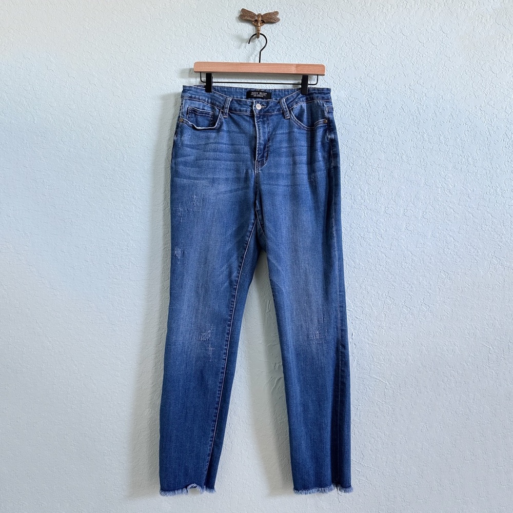 Judy Blue•Boyfriend Fit•Raw Hem•Medium Wash•Size 15/32